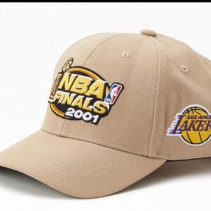 Mitchell & Ness NBA Finals 2001 Beige Cap